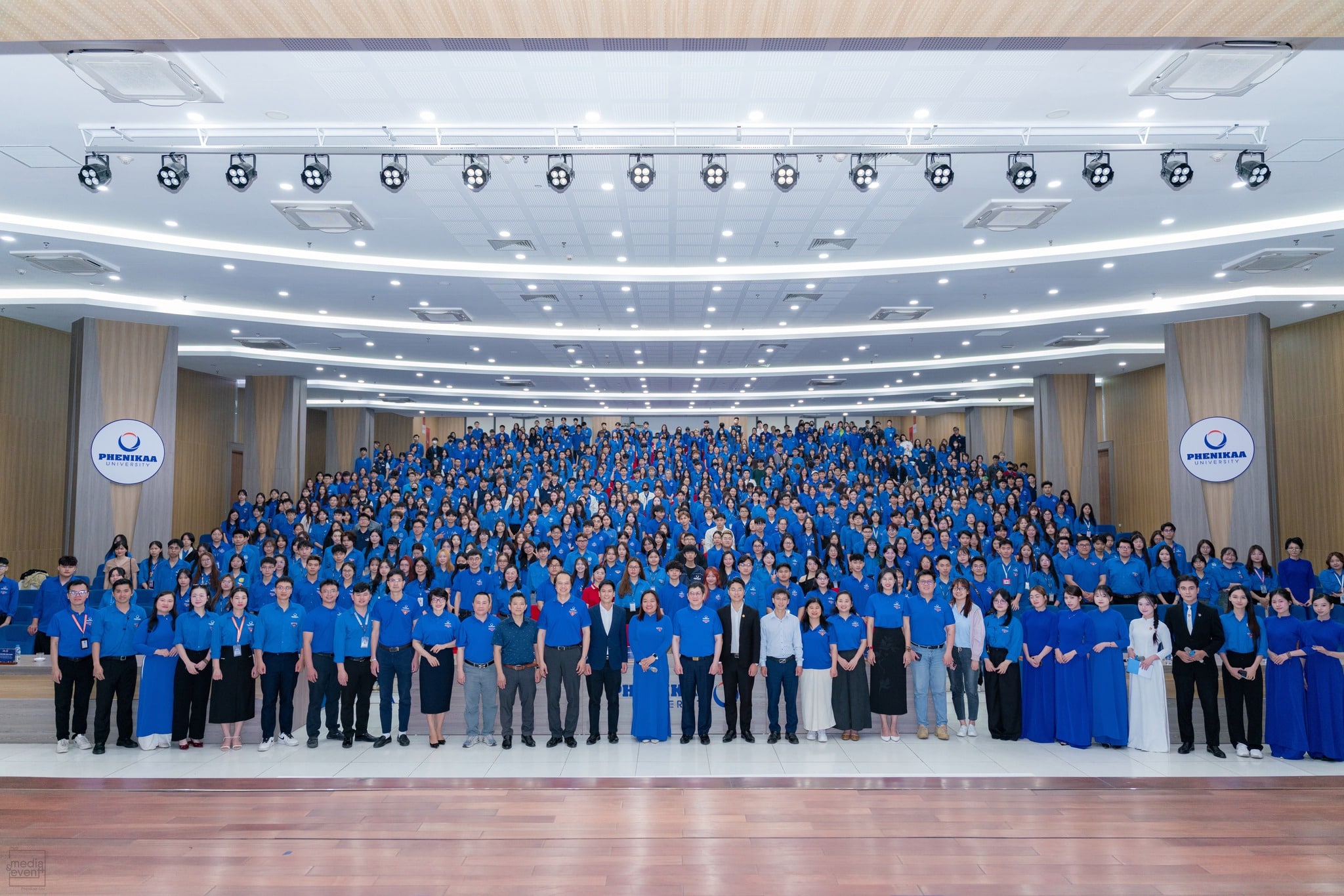 Toàn cảnh không gian Lễ kỷ niệm 95 năm ngày thành lập Đoàn TNCS Hồ Chí Minh tại Đại học Phenikaa