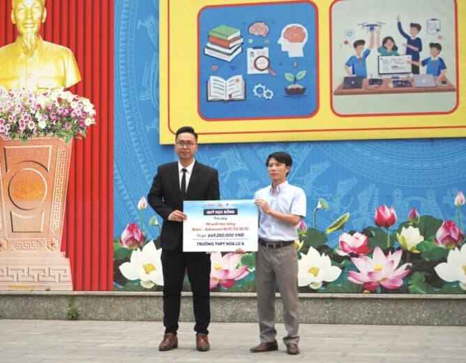 ĐỒNG HÀNH CÙNG THẾ HỆ TRẺ TRONG HÀNH TRÌNH VƯƠN TẦM QUỐC TẾ: IELTS ARENA TRAO TẶNG QUỸ HỌC BỔNG GIÁ TRỊ TẠI TRƯỜNG THPT HOA LƯ A